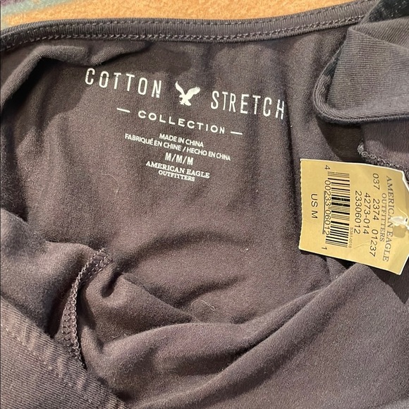 NEW AMERICAN EAGLE Floral Black Women's Top Sz Med - Picture 3 of 4